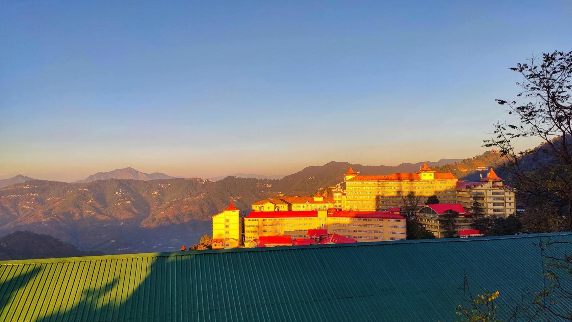 The Ashoka Inn 300Mts Walkable From Mall Road Shimla Exteriör bild