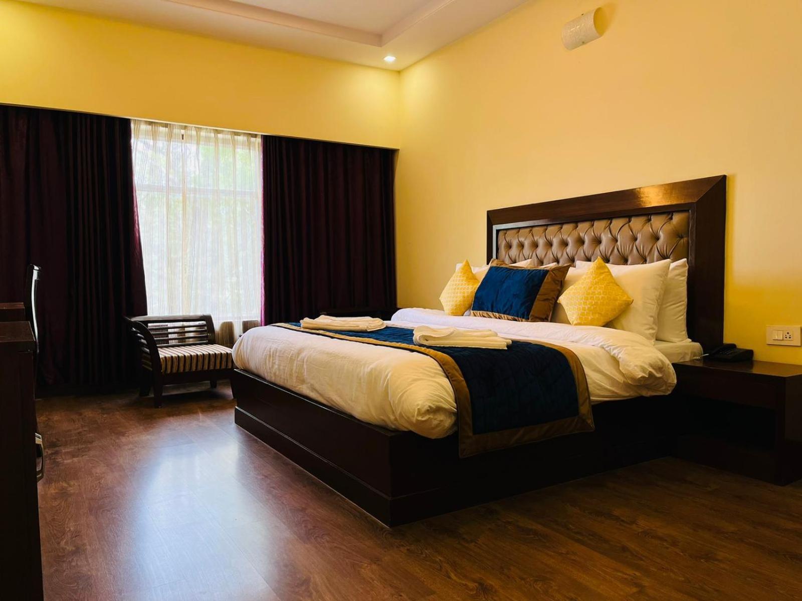The Ashoka Inn 300Mts Walkable From Mall Road Shimla Exteriör bild