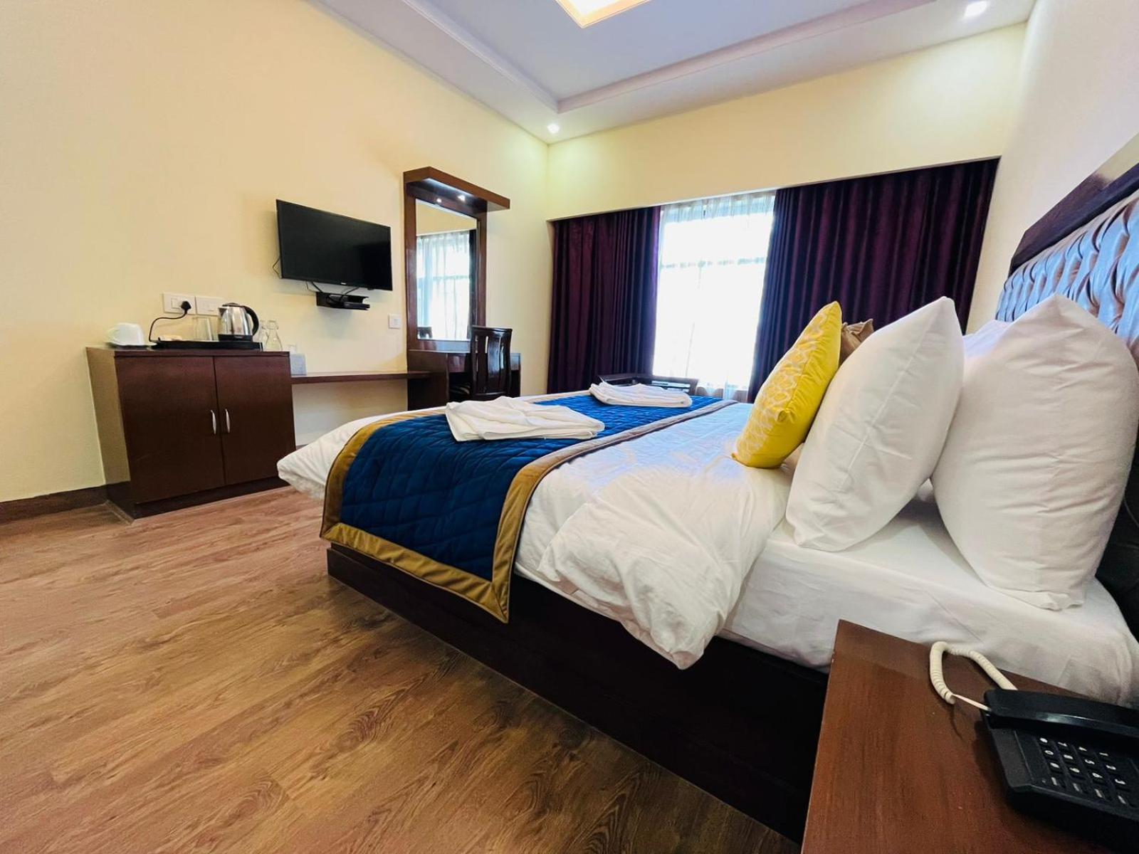 The Ashoka Inn 300Mts Walkable From Mall Road Shimla Exteriör bild