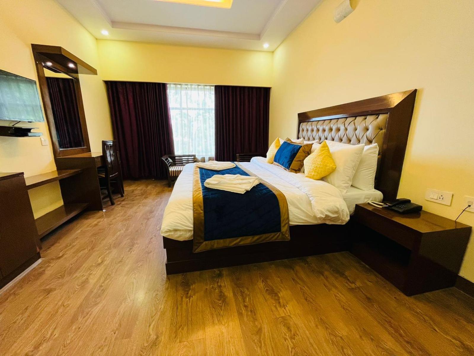 The Ashoka Inn 300Mts Walkable From Mall Road Shimla Exteriör bild